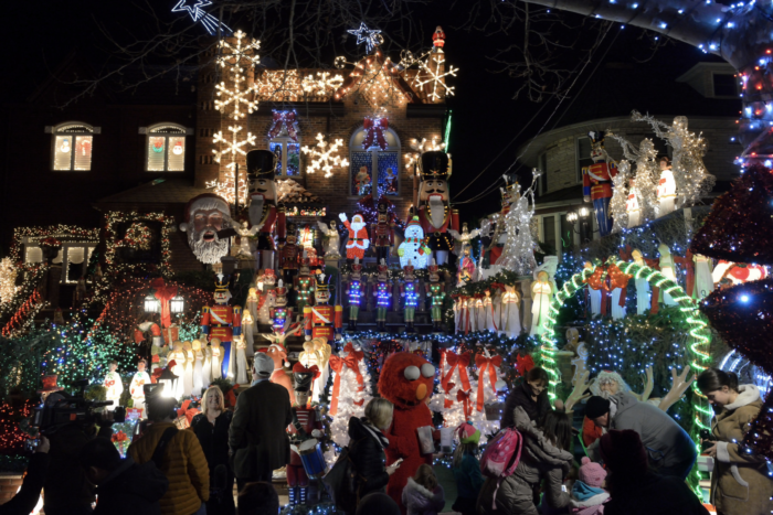 10 Things You Didn’t Know About The Dyker Heights Christmas Lights in ...