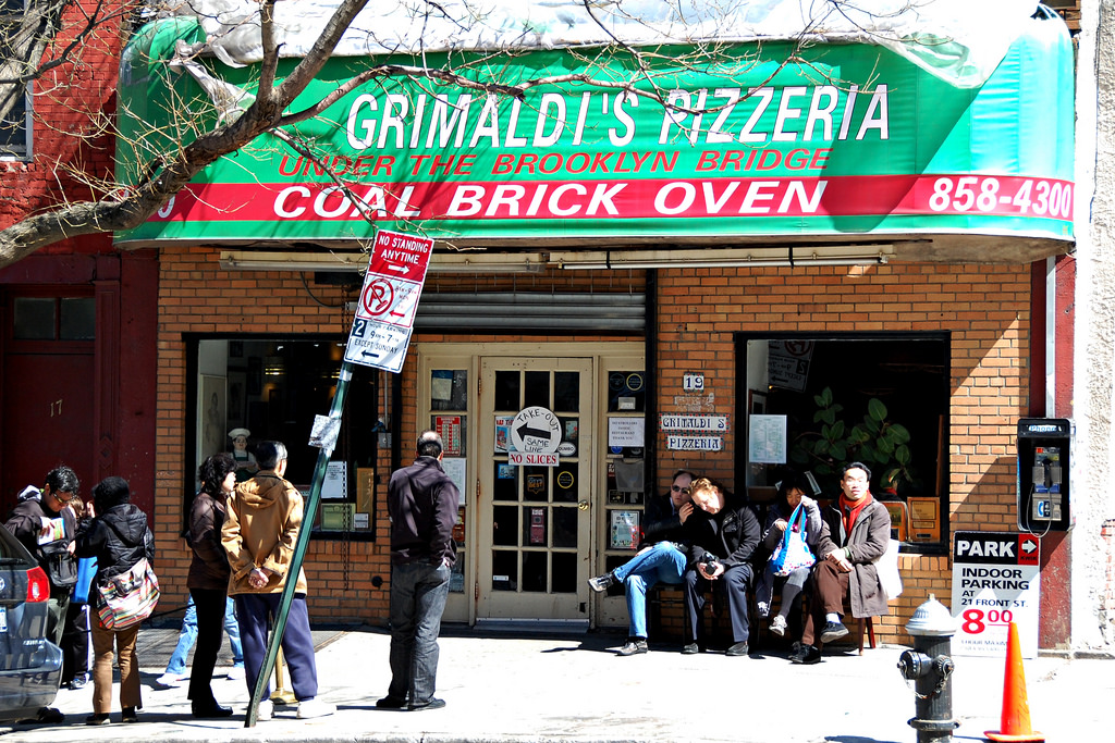 grimaldi-s-under-the-brooklyn-bridge-the-history-and-the-pizza-a